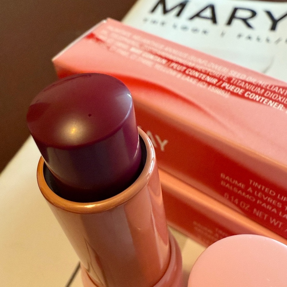 Mary Kay Tinted Lip Balm - Radiant Pink - Picture 2 of 4